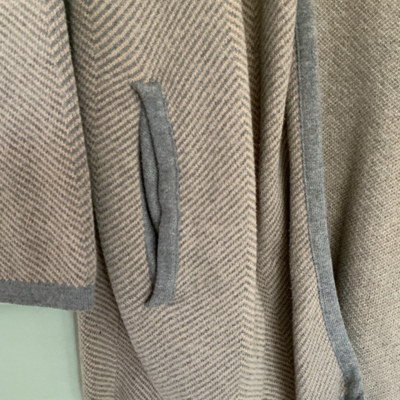 Cardigan - Picture 4 of 6